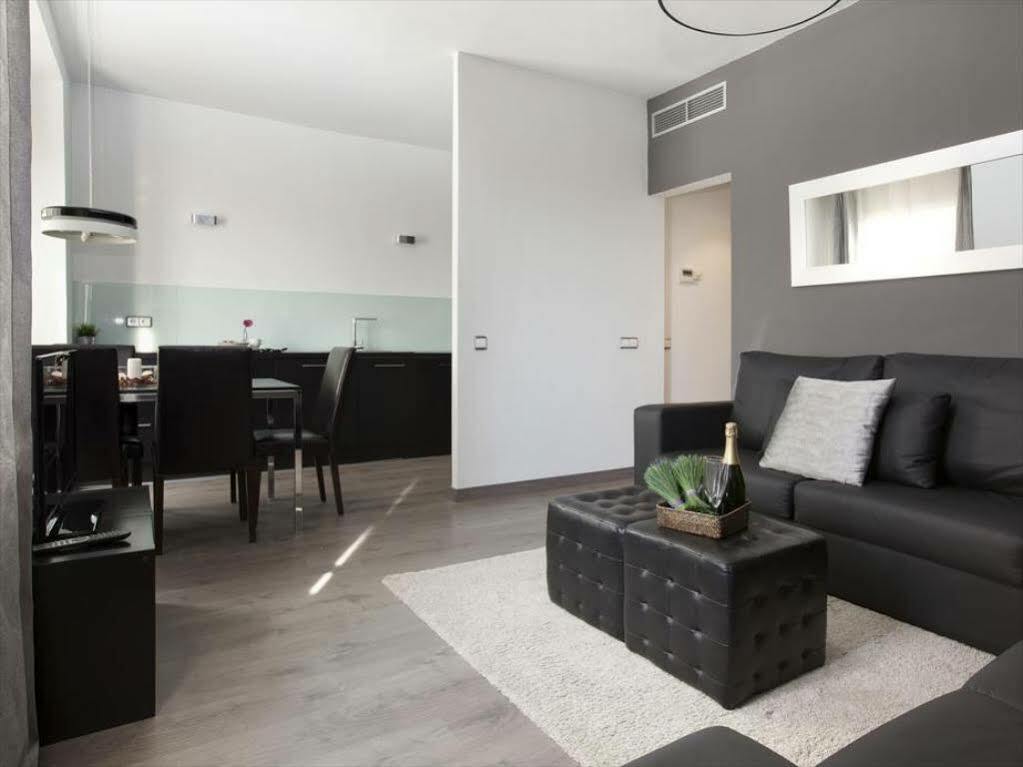 Alcam Encants Plus Barcelona Exteriör bild
